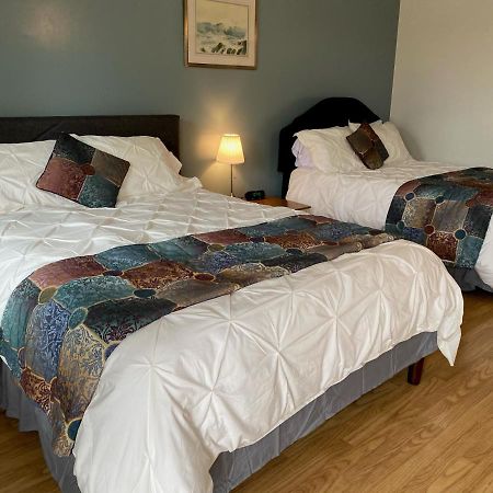 Webbers Lake Charlotte Motel Queen And Double Bed 외부 사진