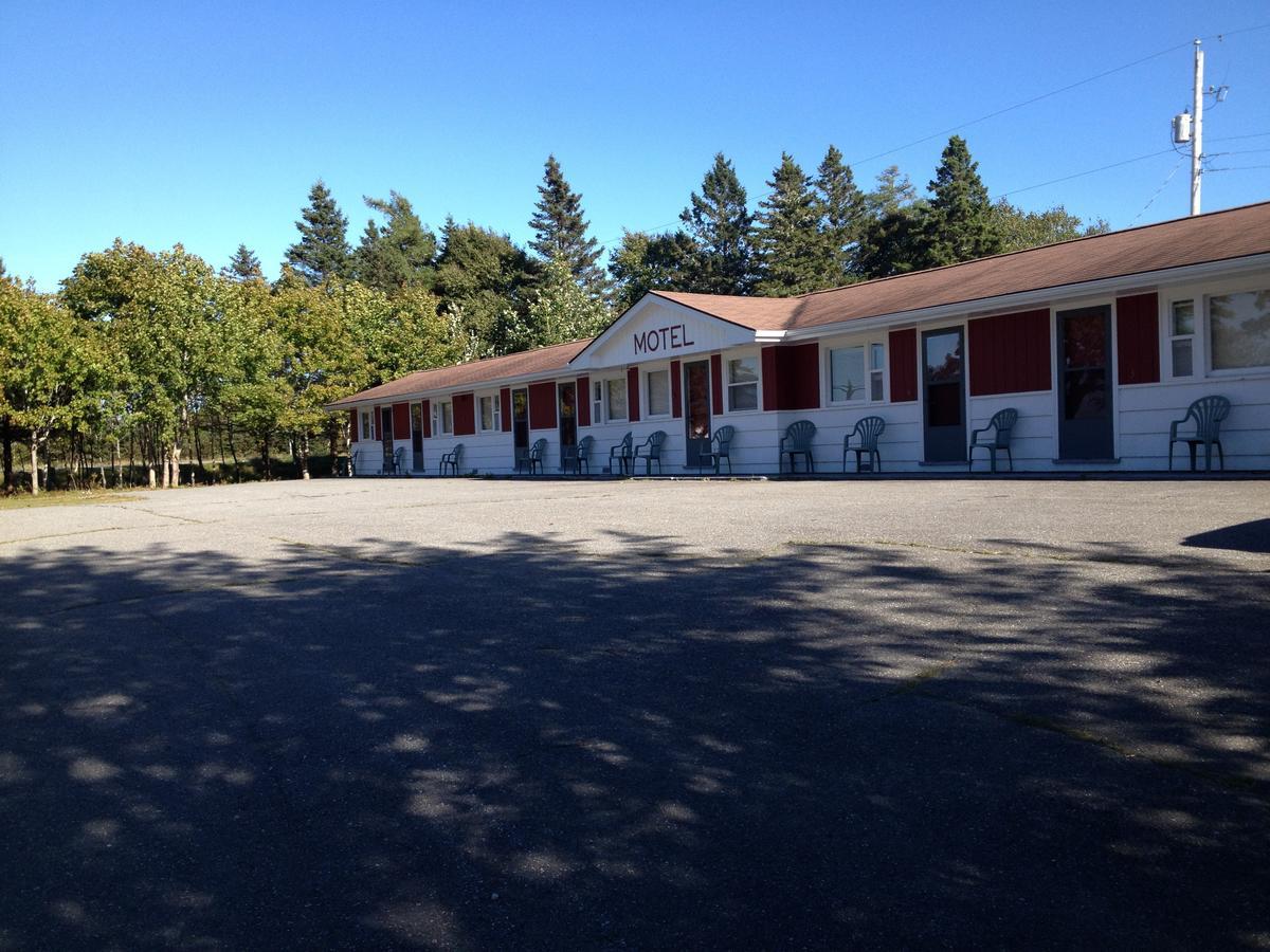 Webbers Lake Charlotte Motel Queen And Double Bed 외부 사진