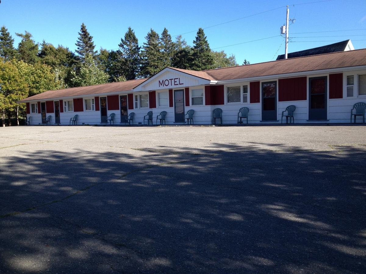 Webbers Lake Charlotte Motel Queen And Double Bed 외부 사진