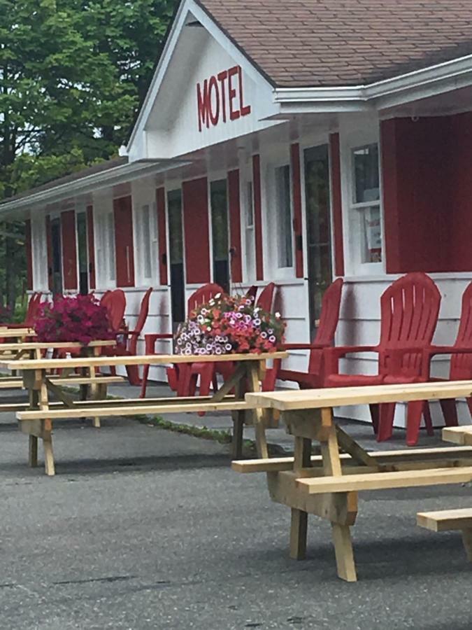 Webbers Lake Charlotte Motel Queen And Double Bed 외부 사진